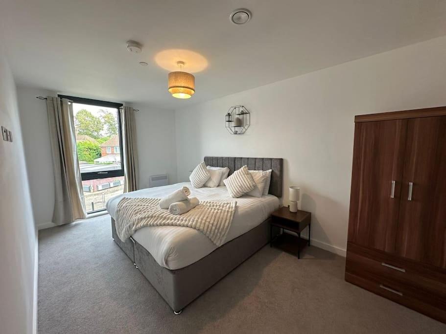 Stylish Central York Apartment Free Parking & Gym Exterior photo